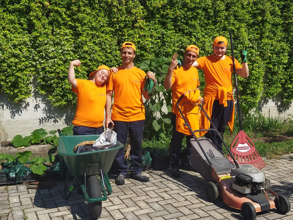 SQUADRA GIARDINIERI PROGETTO TRAINING HAPPY TIME IN THE GARDEN